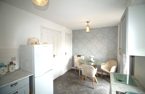 Ashington House | 2 Bed House - Large Garden - Pet Friendly
