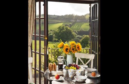 Brecon House | 2 Bed in Battle BN077