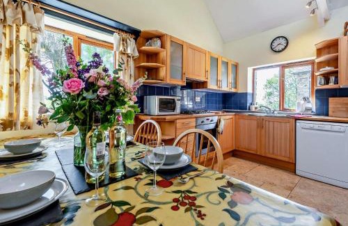 Pentrefelin House | 2 Bed in Brechfa 55903