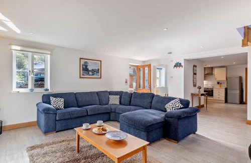 Arthog House | 2 Bed in Fairbourne 43105
