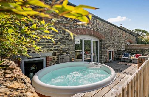 Launceston House | 2 Bed in Launceston 92551