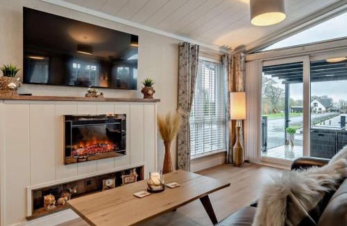 Galston House | 2 Bed in Moscow 94573