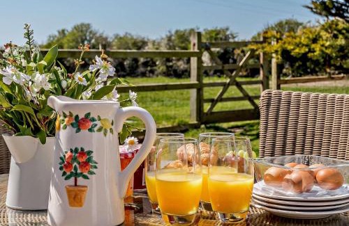 Caergeiliog House | 2 Bed in Rhosneigr 81515