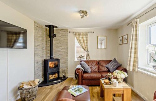 Caergeiliog House | 2 Bed in Rhosneigr 81515