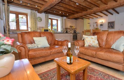 Sherborne House | 2 Bed in Sherborne CHURT