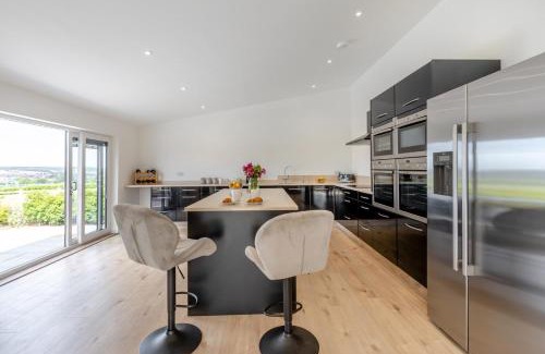 Somerton House | 2 Bed in Somerton oc-s32606