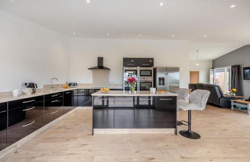 Somerton House | 2 Bed in Somerton oc-s32606