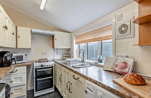 Sandilands House | 2 Bed in Sutton-on-Sea 74809
