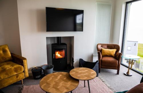 Pistyll House | 2 Bed Penthouse Apartment - 6 Plas