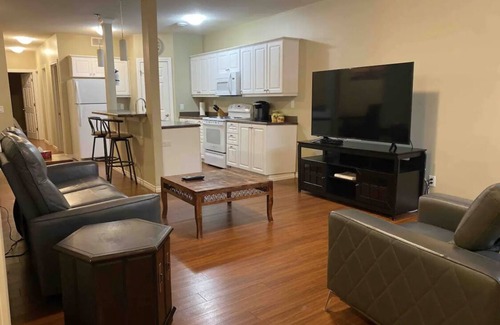 Regina House | 2 Bedroom 1/2 Block From Mosiac and Pasqua Hospital