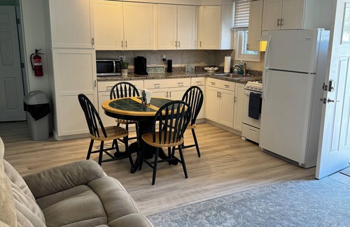 Rio Grande Cottage | 2 Bedroom 1 Full Bath cottage minutes to beach or bay. 3 Person Max Only !