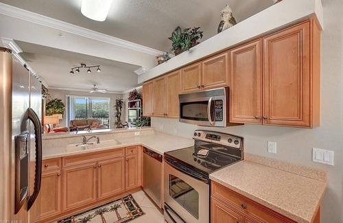 Naples Condo | 2 bedroom 2 bath Terrace Condo with Lanai, Pools, Golf Club, Tennis Club & more