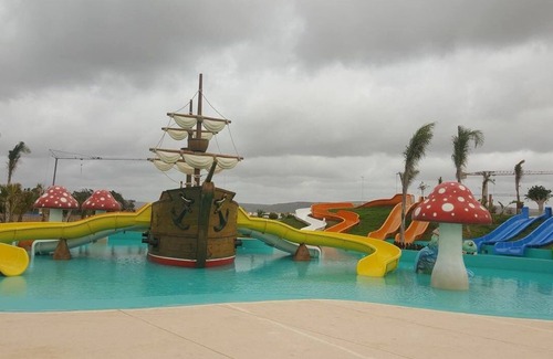 Marina Apartment | 2-bedroom 2-pool apartment facing the sea