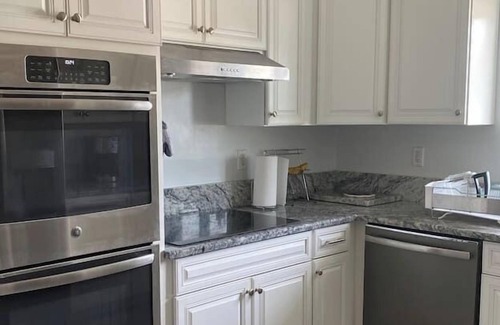 Ridge Lakes Apartment | 2 Bedroom 661657 by Houzlet