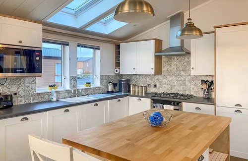 Newton Stewart Ski Chalet | 2 bedroom accommodation in Glenluce, Newton Stewart