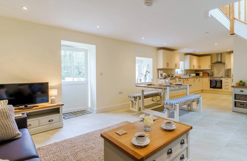 Llanllwchaiarn Cottage | 2 bedroom accommodation in Maen-y-groes, near New Quay