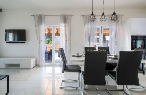 Loborika House | 2 bedroom amazing home in Marcana