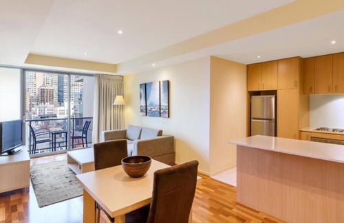 East Melbourne Apartment | 2 Bedroom Apartment at Lonsdale Street Melbourne