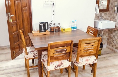 Ranchi Apartment | 2-bedroom apartment in charming Ranchi with AC, WiFi for family and solo visitor