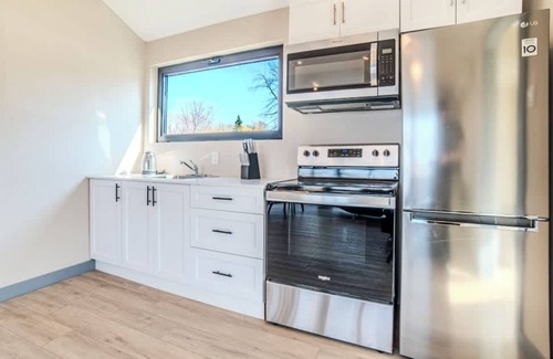 Harwood Cabin | 2 Bedroom Cottage #2: Willow Bay