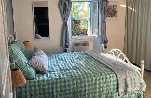 Caylus House | 2 Bedroom Cottage - Sleeps 6 - Pool - Garden