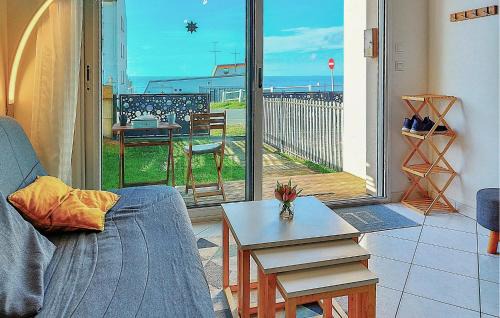 Jullouville House | 2 Bedroom Cozy Home In Jullouville