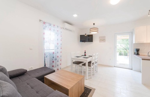 Verunic Apartment | 2 bedroom cozy apartment in Veli Rat