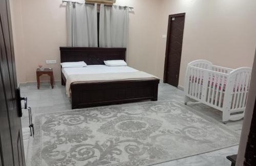 Hyderabad Apartment | 2-Bedroom Elegant and Spacious AC Apartment only for families, Prime Location, Just 100m from Main Road!