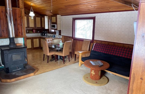 Funny River Cabin | 2 Bedroom Funny River Cabin with Mountain Views - Close to Browns Lake & Kenai