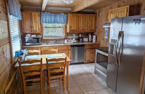 Gatlinburg Cabin | 2 Bedroom Gatlinburg Cabin - Autumn Mist | Poplar Ridge Rentals