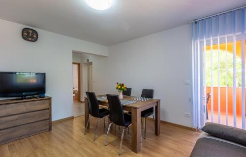 Babici Apartment | 2 Bedroom Gorgeous Apartment In Umag