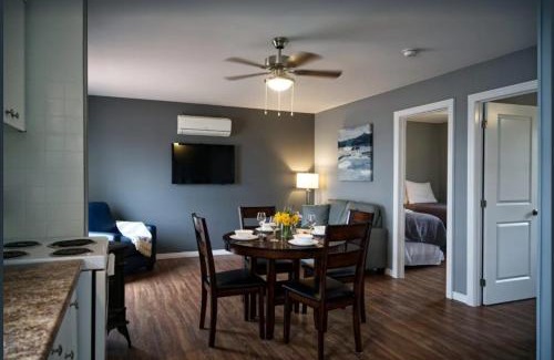 Roseneath House | 2 Bedroom Harbor Front Condo 4L