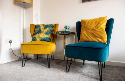 Bonnybridge House | 2-Bedroom Holiday Home With Private Garden & Parking