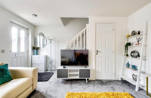 Bonnybridge House | 2-Bedroom Holiday Home With Private Garden & Parking