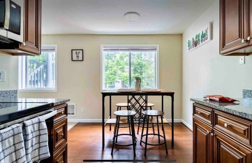 Kenmore Apartment | 2 bedroom Kenmore Apartment