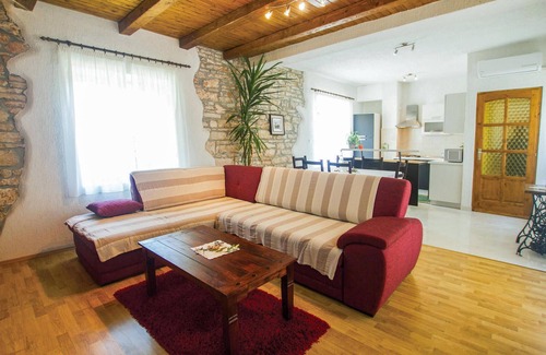 Filipana House | 2 bedroom lovely home in Marcana