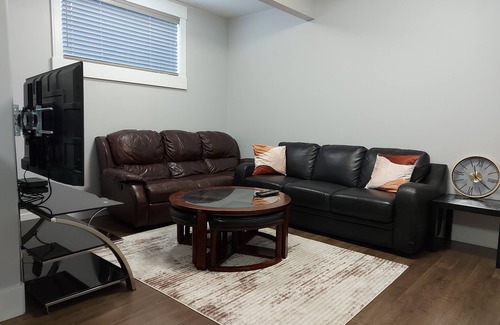 Timberlea House | 2-bedroom Luxury Private Legal Basement Suite with Private Entrance