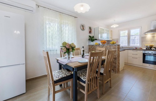 Peruski House | 2 bedroom nice home in Krnica