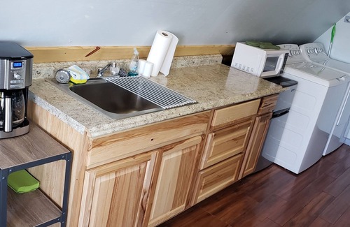 Homer House | 2 bedroom suite on the Homer Spit with 180 degree view of Kachemak Bay