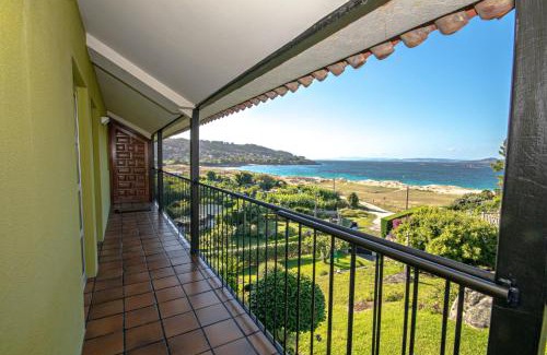 Cangas Apartment | 2 bedrooms apartement at Vilanova 100 m away from the beach with sea view enclosed garden and wifi