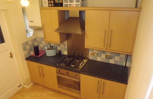 Reading House | 2 Bedrooms House (sleep 6)