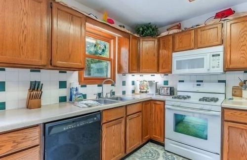 Ludington Cottage | 2 BR, 2 BA cottage on Middle Bayou of Hamlin Lake.