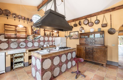 Sutri House | 2 country houses with a private swimming pool surrounded by nature.