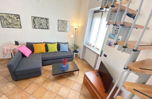 Trezzano Rosa Apartment | 2 Flat Discografica, in Corte Tranquilla, vicino a Leolandia, comoda per Gruppi o Famiglie