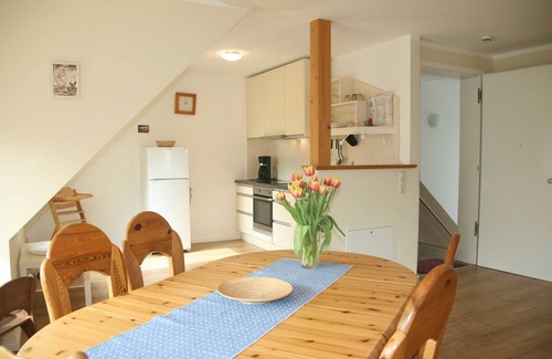 Alt Bukow Apartment | 2) Holiday apartment 3-room, upper floor, 90m² - Landhaus Alte Schule near