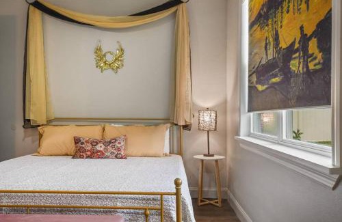 Orlando House | 2 King En Suite Fenced Yard Pet Friendly