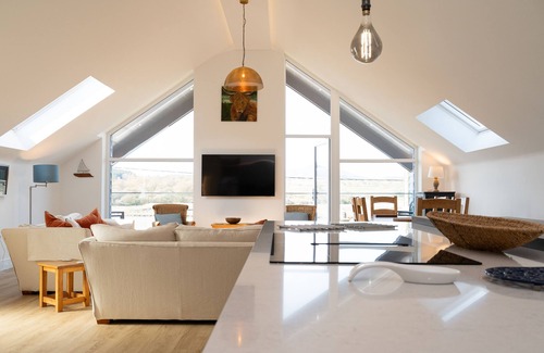 Kippford Cottage | 2 Kippford Slipway - a house that sleeps 6 guests in 3 bedrooms