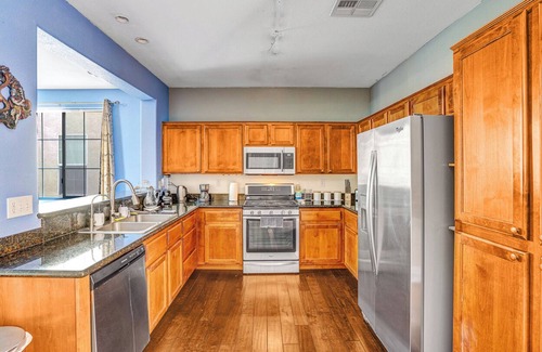 Nevada Trails House | 2-MasterBeds, Modern, Cozy, Quiet, Safe, Location, Pool - Great for Long Stays