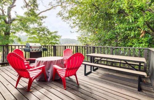 Coos Bay House | 2 Mi to Downtown Coos Bay Home with Deck, Fire Pits