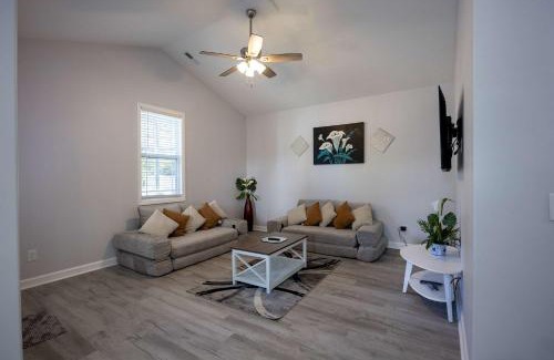 Burlington House | 2 Min to Downtown - 9 to Elon - Fast Wi-Fi